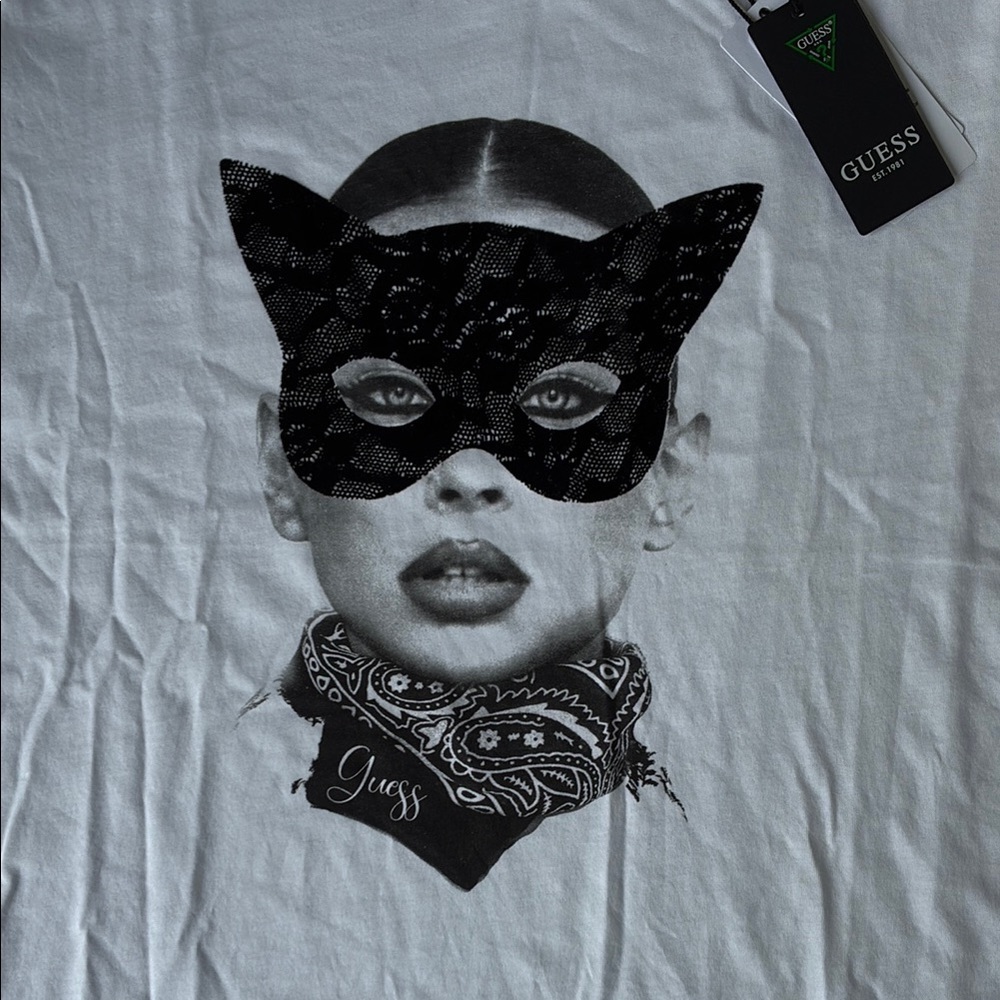 NWT GUESS White T-Shirt with Black Mask Graphic XL - Picture 3 of 4